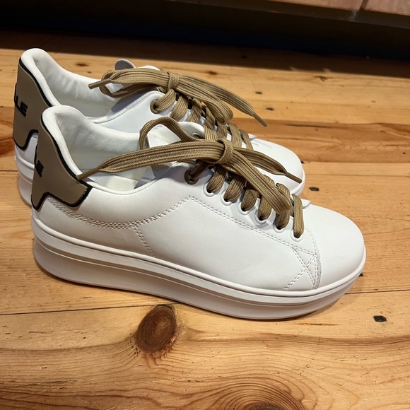 GAËLLE PARIS White Sneakers with beige accents